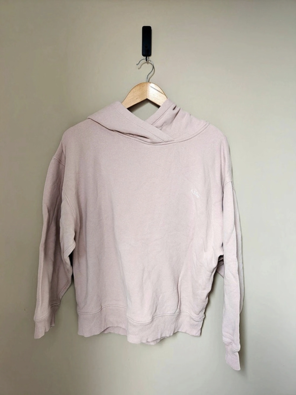 Aritzia Wilfred Free Hoodie in Pink Size Small